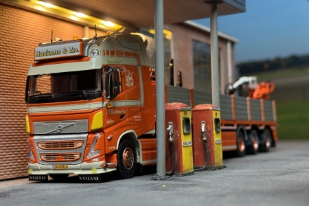 J.H. Huskens & Zn Grathem Volvo Fh5 XXL